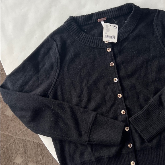 NWT Free People Nocturnal Solid Cashmere Wool Cardigan Button Down Black XS $128 - Picture 6 of 10